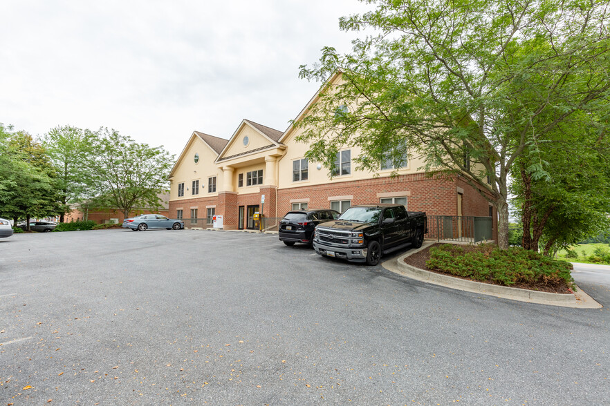 Primary Photo Of 6339 Ten Oaks Rd, Clarksville Office For Lease