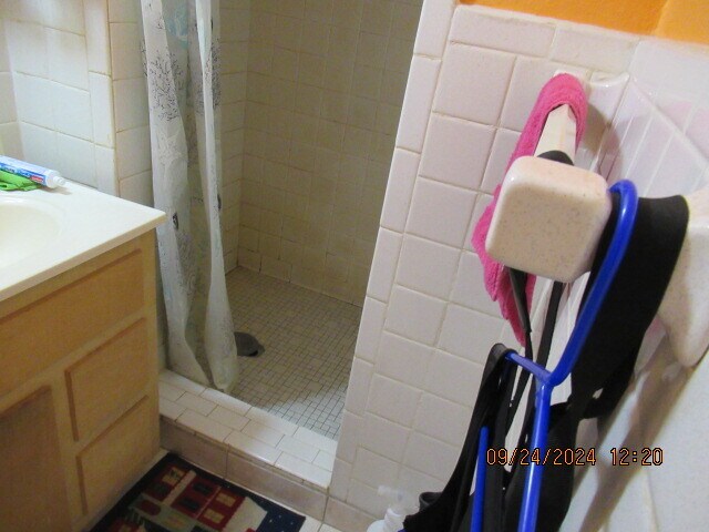 More Photos Of 424 Highway 65 Bus, Clinton Hospitality For Sale