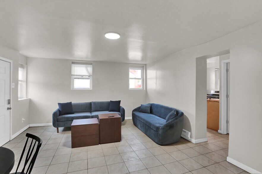 More Photos Of 1918 W Washington St, Indianapolis Apartments For Sale
