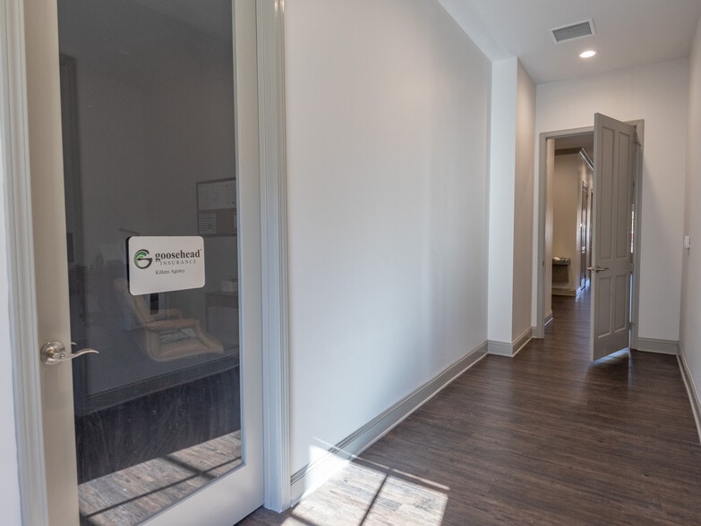 More Photos Of 404 Enterprise Dr, Oxford Medical For Sale