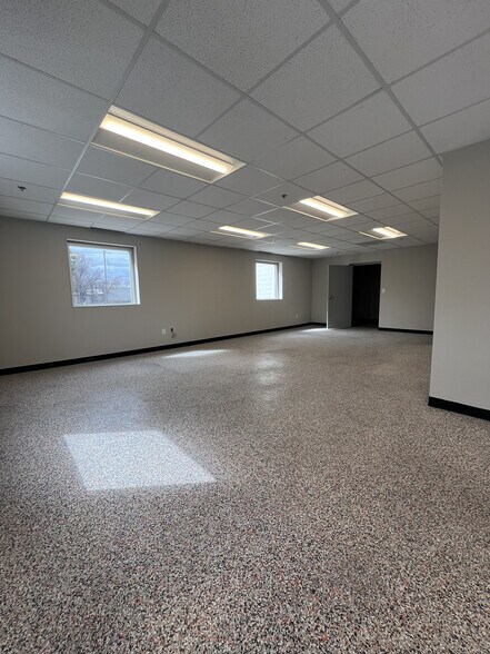 More Photos Of 9130 Grand Ave S, Bloomington Warehouse For Sale