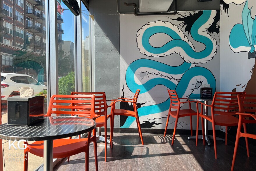 More Photos Of 111 S Morgan St, Chicago Apartments For Lease