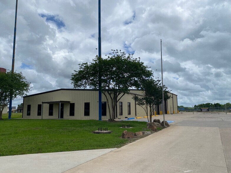 Primary Photo Of 4355 W Cardinal Dr, Beaumont Industrial For Lease