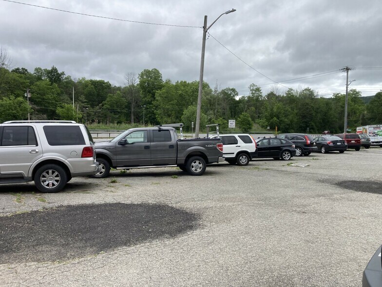 More Photos Of 315 Route 22, Pawling Showroom For Sale