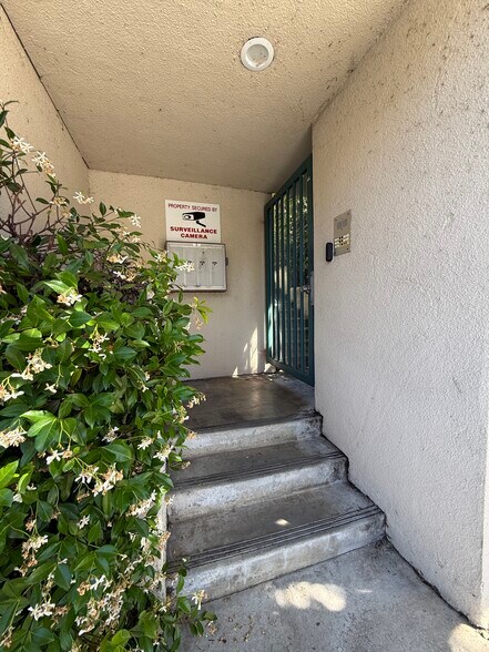 More Photos Of 6201 Antioch St, Oakland Office Residential For Sale