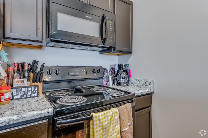 More Photos Of 482 Marion Rd, Oshkosh Apartments For Sale