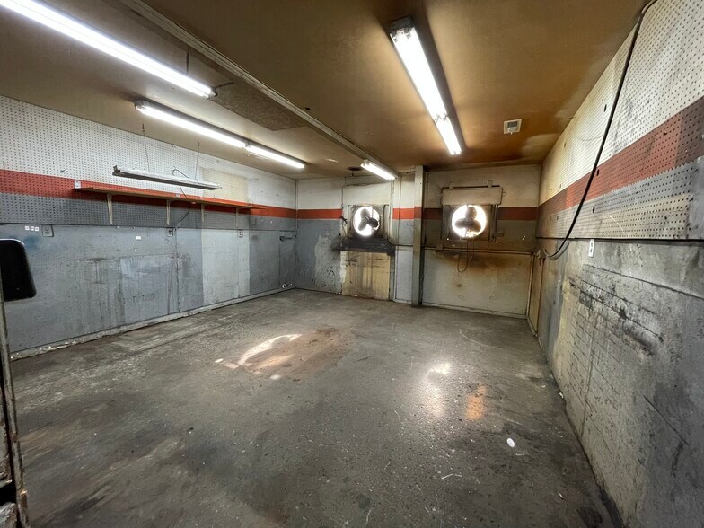 More Photos Of 8621 Fairview Rd, Charlotte Unknown For Lease