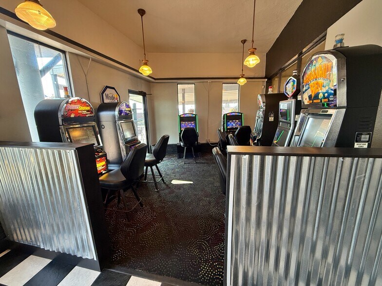 More Photos Of 205 S Arizona, Butte Restaurant For Sale
