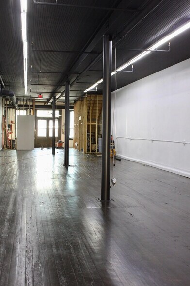 More Photos Of 712 S Austin Ave, Georgetown Storefront Retail Office For Sale