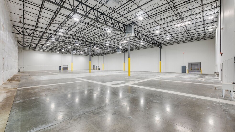 More Photos Of 1070 S Kimball Ave, Southlake Distribution For Lease