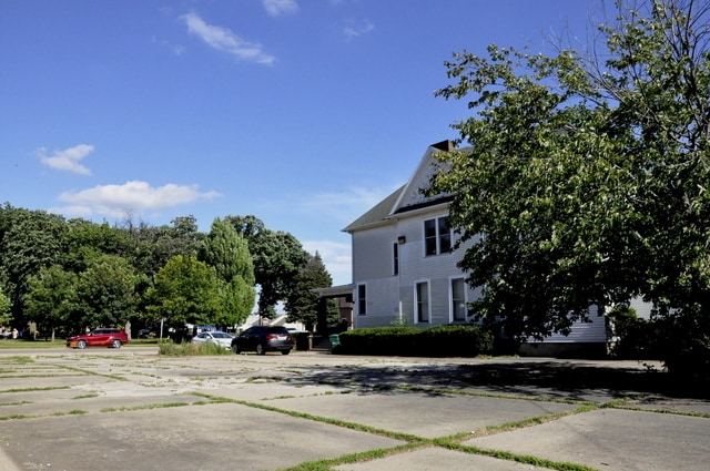 More Photos Of 208 N Park St, Streator Storefront Retail Residential For Sale
