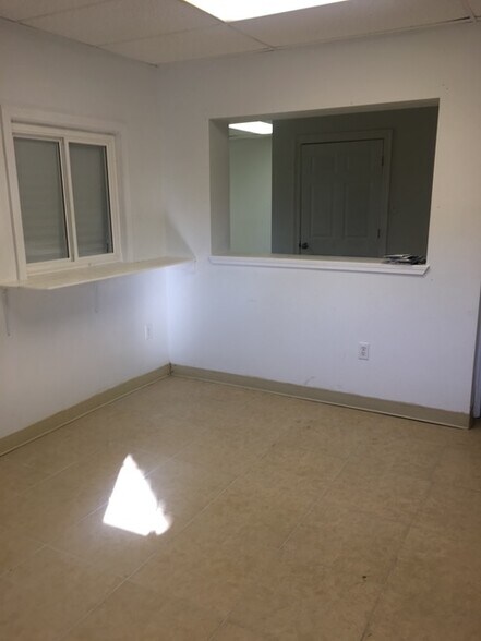 More Photos Of 7440 Wright Rd, New Orleans Office For Lease