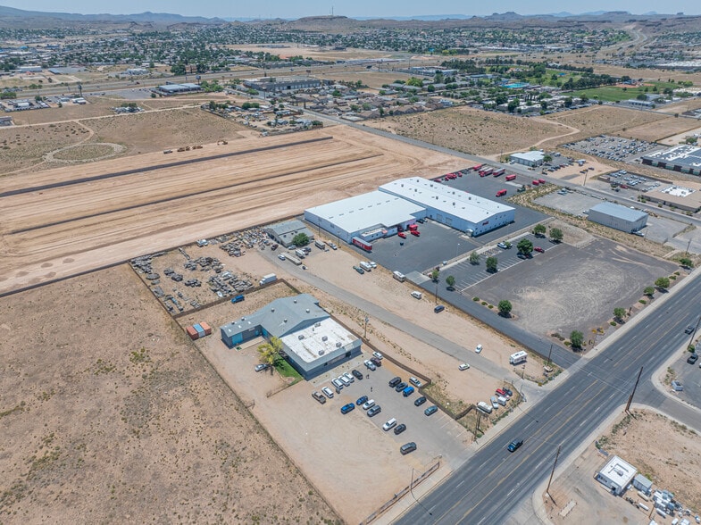 More Photos Of 2630 Airway Ave, Kingman Warehouse For Sale