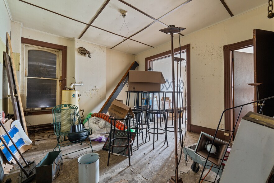 More Photos Of , Utica Unknown For Sale