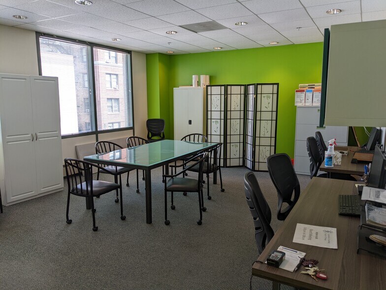 More Photos Of 1111 N Wells St, Chicago Office For Lease
