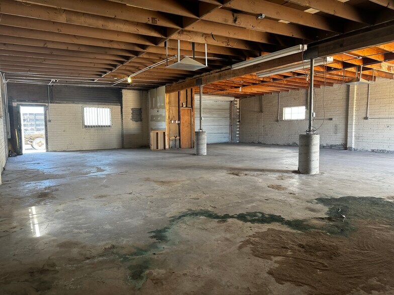 More Photos Of 3826-3830 E 37th St, Tucson Warehouse For Sale