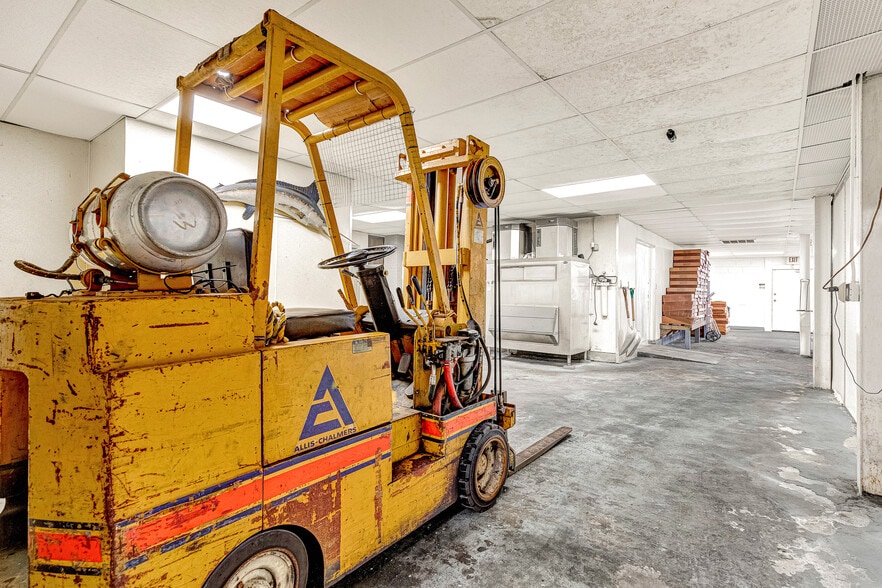 More Photos Of 1505 Brook Rd, Richmond Warehouse For Sale