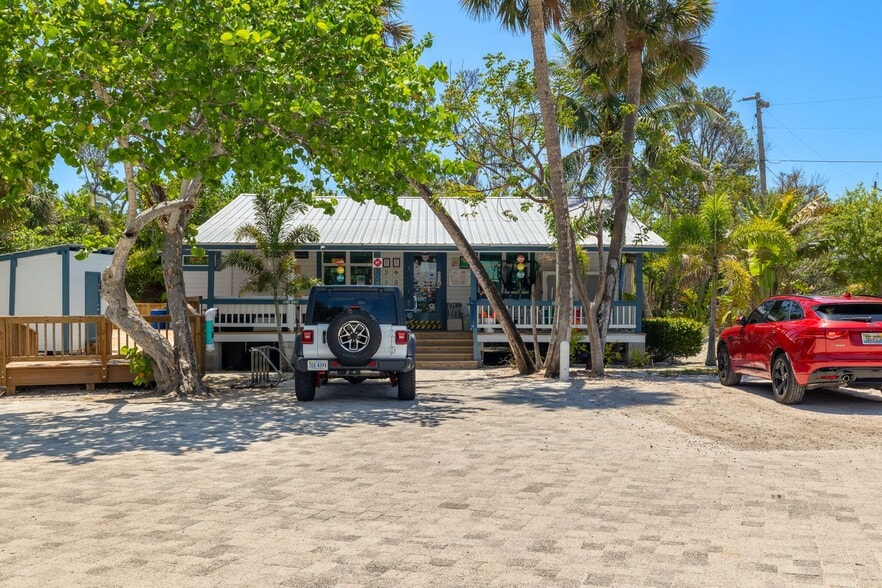 More Photos Of , Sanibel General Retail For Sale
