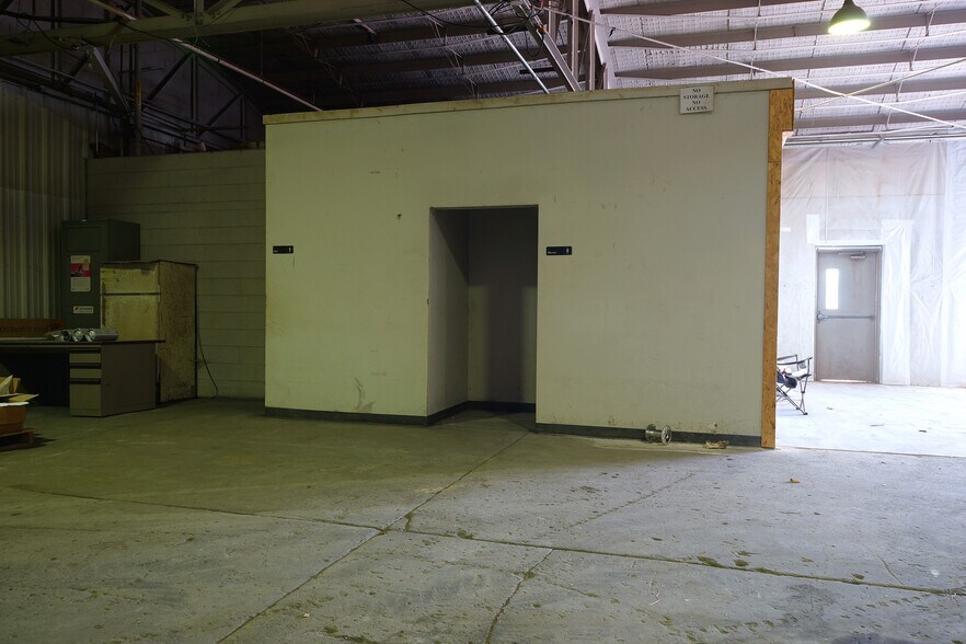 More Photos Of 2281 16th Ave, Columbus Industrial For Sale