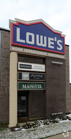 More Photos Of 1290 Castlefield Ave, Toronto Freestanding For Lease