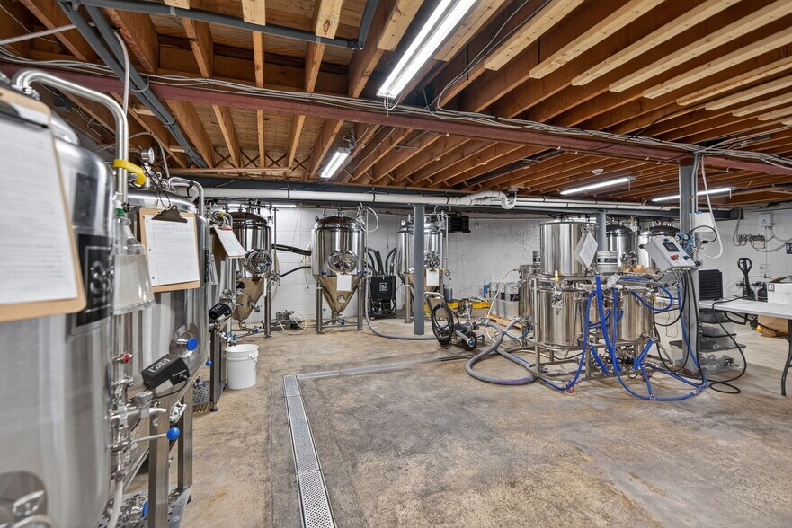 More Photos Of 101 Walnut St, Green Lane Bank For Sale
