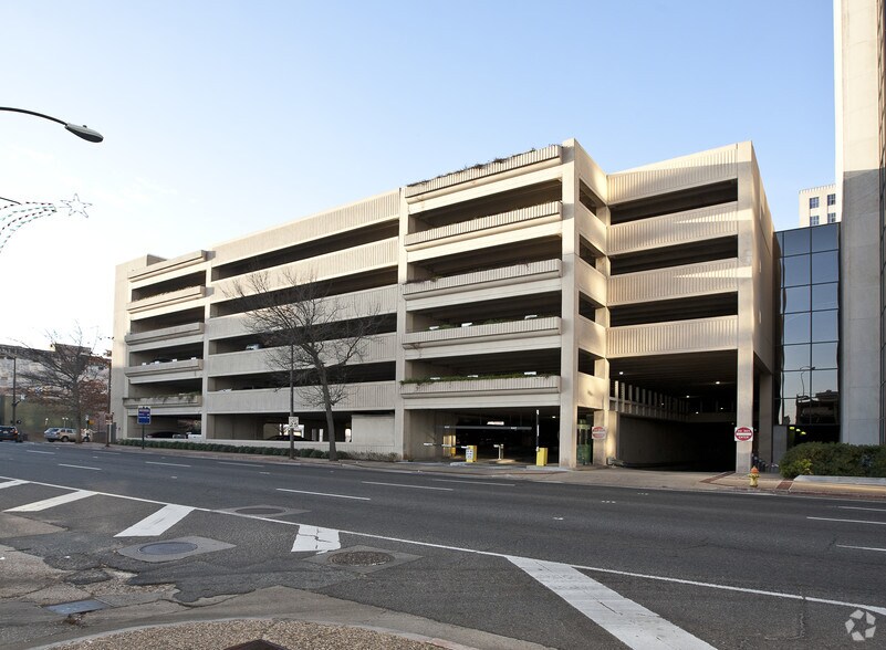 More Photos Of 333 Texas St, Shreveport Office For Sale
