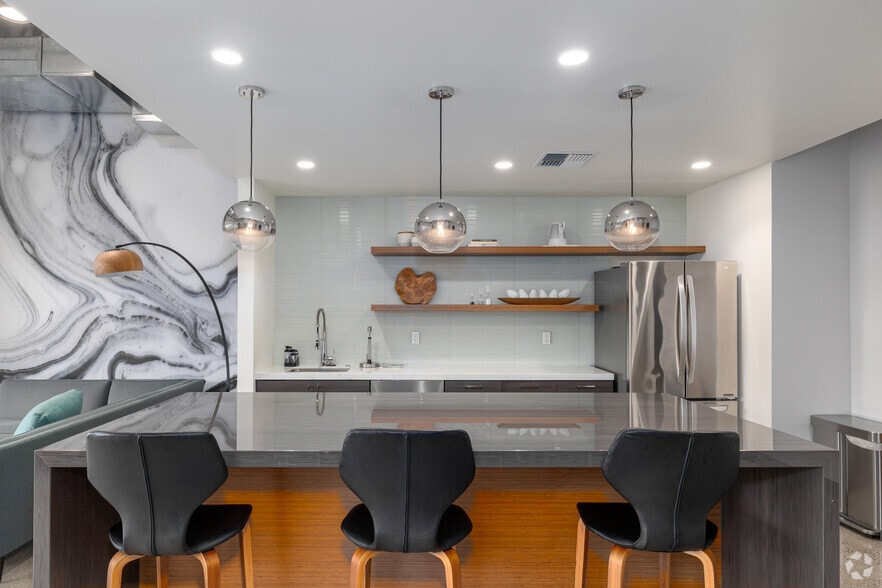 More Photos Of 8362-8380 SW Nimbus Ave, Beaverton Unknown For Lease