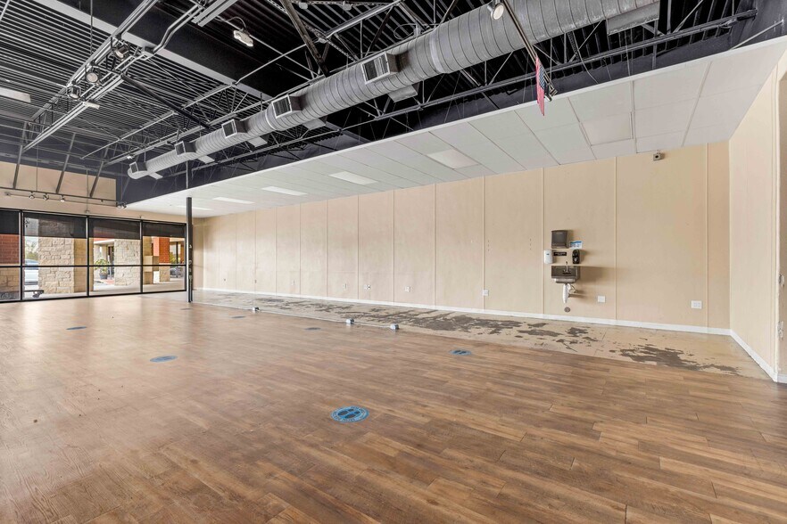 More Photos Of 14020 Highway 3, Webster Unknown For Lease