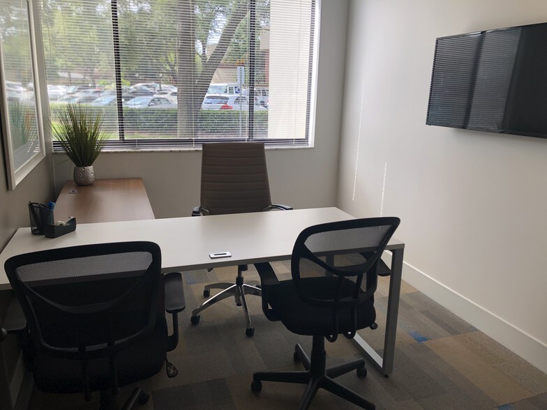 More Photos Of 2454 N McMullen Booth Rd, Clearwater Loft Creative Space For Lease