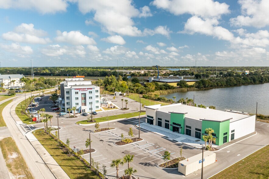 More Photos Of 2996 Executive Dr, Venice Freestanding For Lease