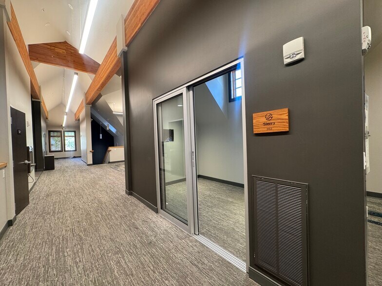 More Photos Of 932-936 Southwood Blvd, Incline Village Loft Creative Space For Lease