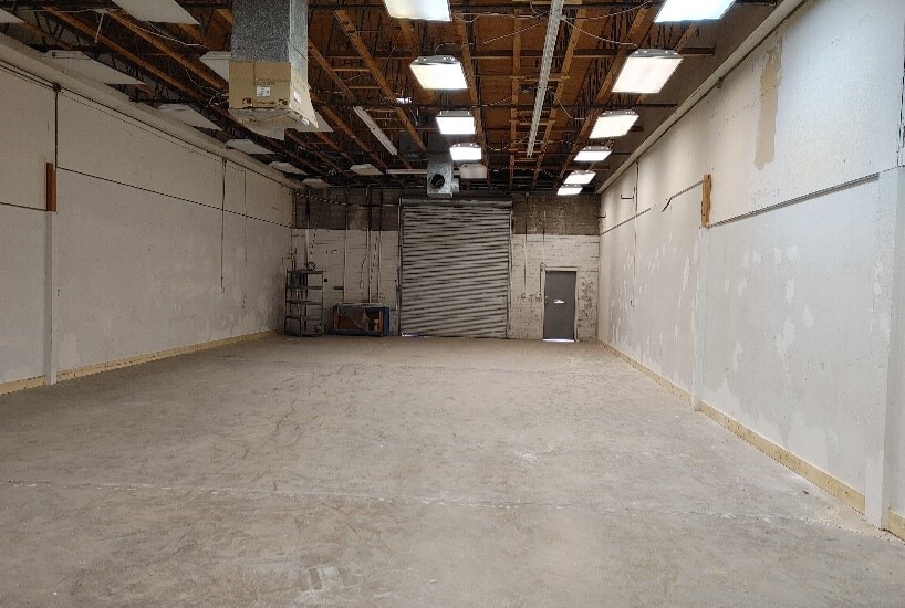 More Photos Of 2500 N Coyote Dr, Tucson Manufacturing For Lease