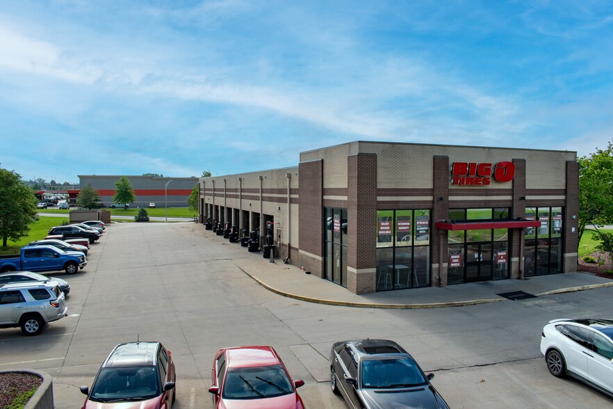 Primary Photo Of 15810 W 67th St, Shawnee Auto Repair For Sale