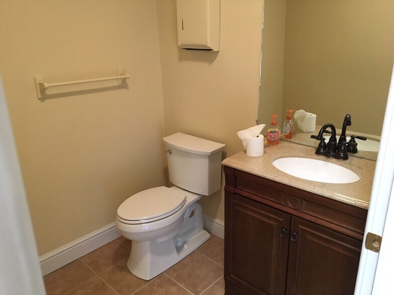 More Photos Of 168 Boston Post Rd, Madison Medical For Sale