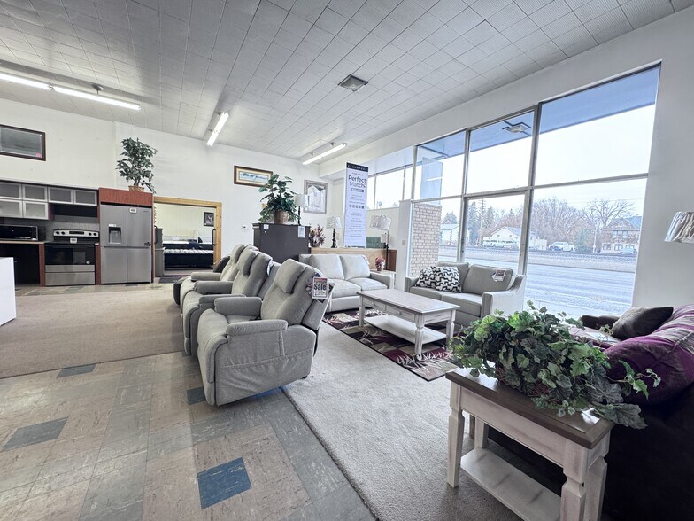 More Photos Of 213 S Rail St W, Shoshone Storefront For Sale