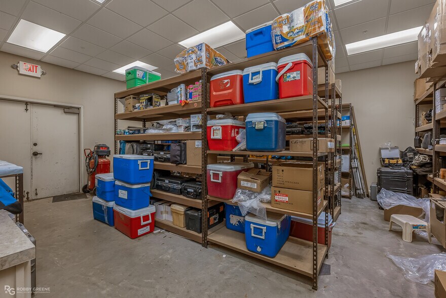 More Photos Of 10100 Woolworth Rd, Keithville Medical For Lease