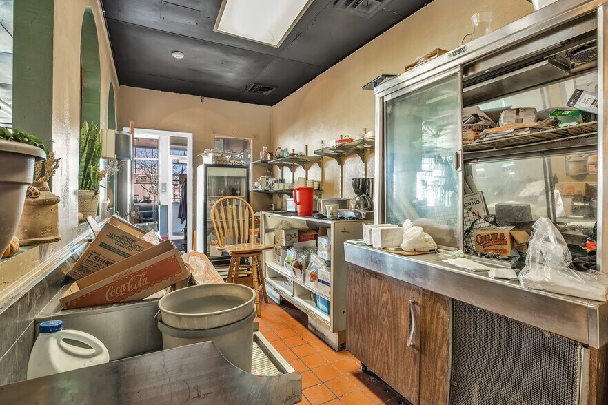 More Photos Of 3158 Larimer St, Denver Restaurant For Sale