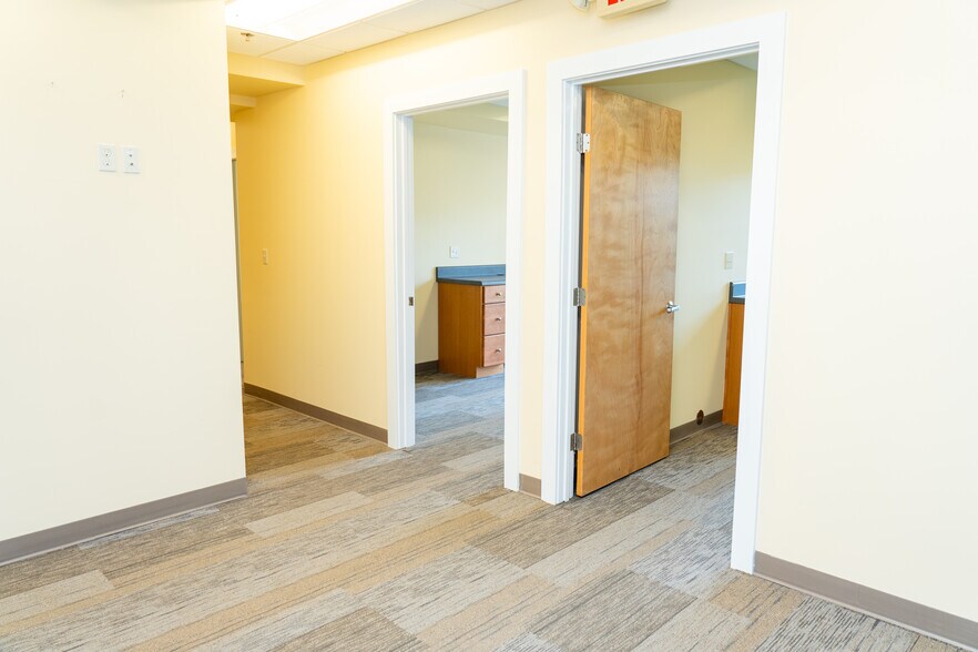 More Photos Of 580 Radford Ln, Crozet Medical For Lease