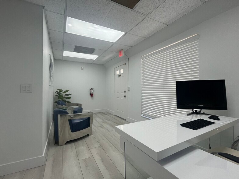 More Photos Of 5047-5069 Tamiami Trl E, Naples Unknown For Lease