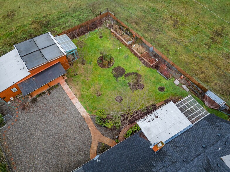 More Photos Of 909 Curry Rd, Roseburg Specialty For Sale