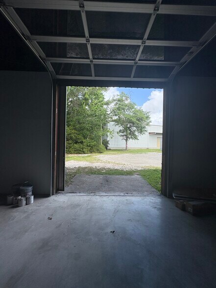 More Photos Of 46 Robert Smalls Pky, Beaufort Warehouse For Lease