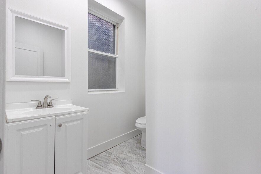 More Photos Of 833 N Howard St, Baltimore Storefront Retail Office For Lease