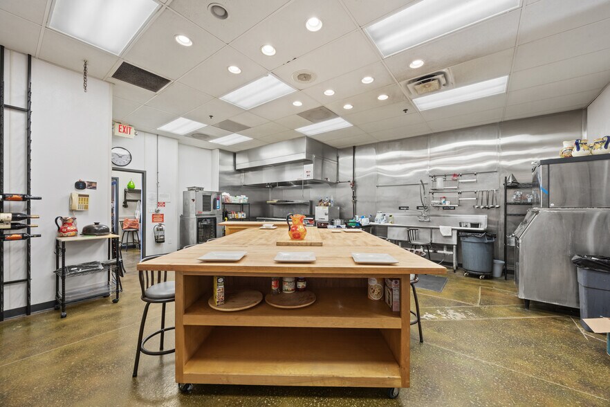 More Photos Of 145 Hilden Rd, Ponte Vedra Storefront For Sale