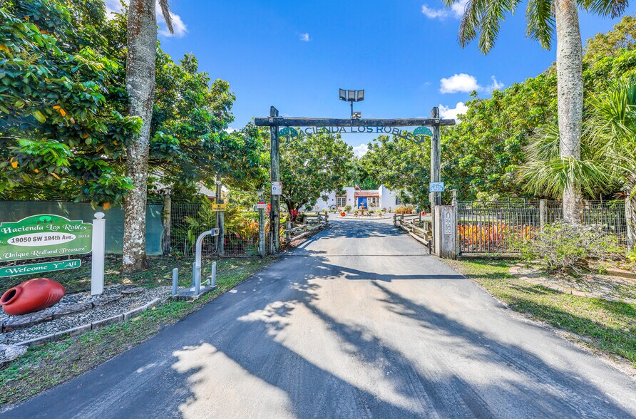 More Photos Of 19050 SW 194th Ave, Miami Lodge Meeting Hall For Sale