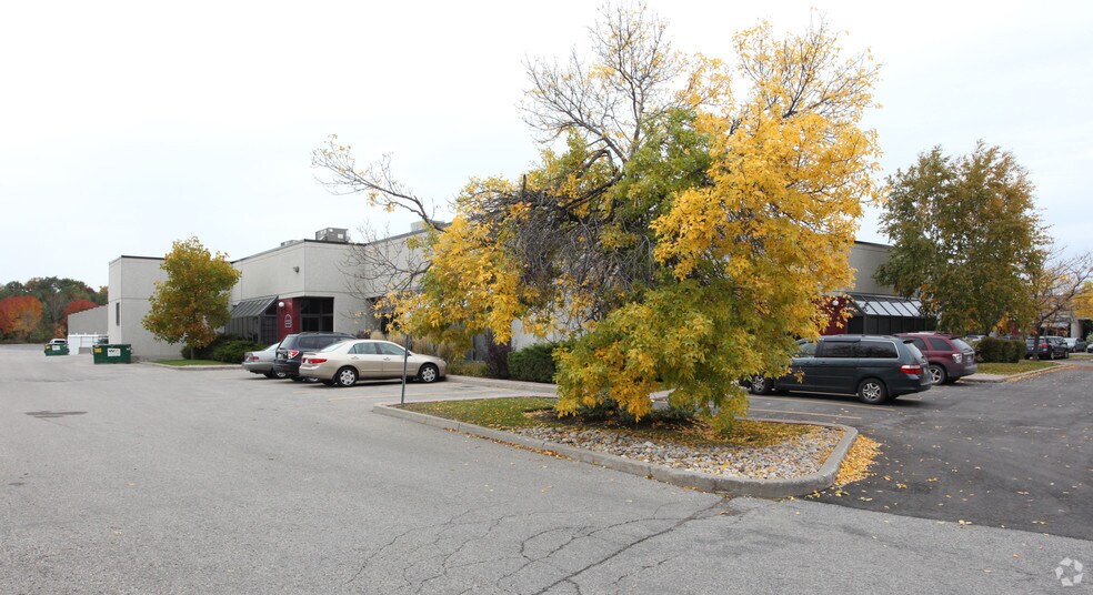 More Photos Of 110 W Beaver Creek Rd, Richmond Hill Light Distribution For Lease