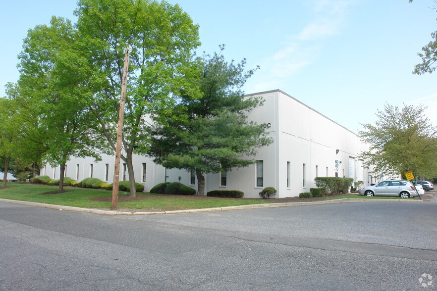 More Photos Of 40a Cotters Ln, East Brunswick Manufacturing For Lease