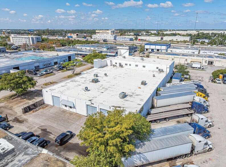 More Photos Of 1051 NW 3rd St, Hallandale Distribution For Lease