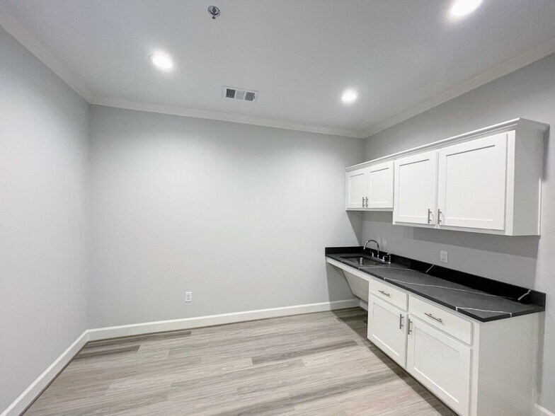 More Photos Of 400 Stonebrook Pky, Frisco Unknown For Lease