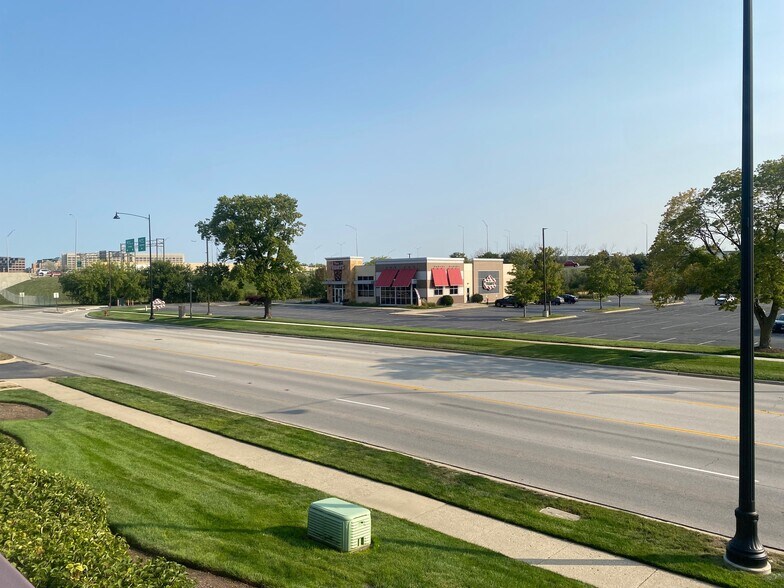 More Photos Of 9651 W Higgins Rd, Rosemont Restaurant For Sale