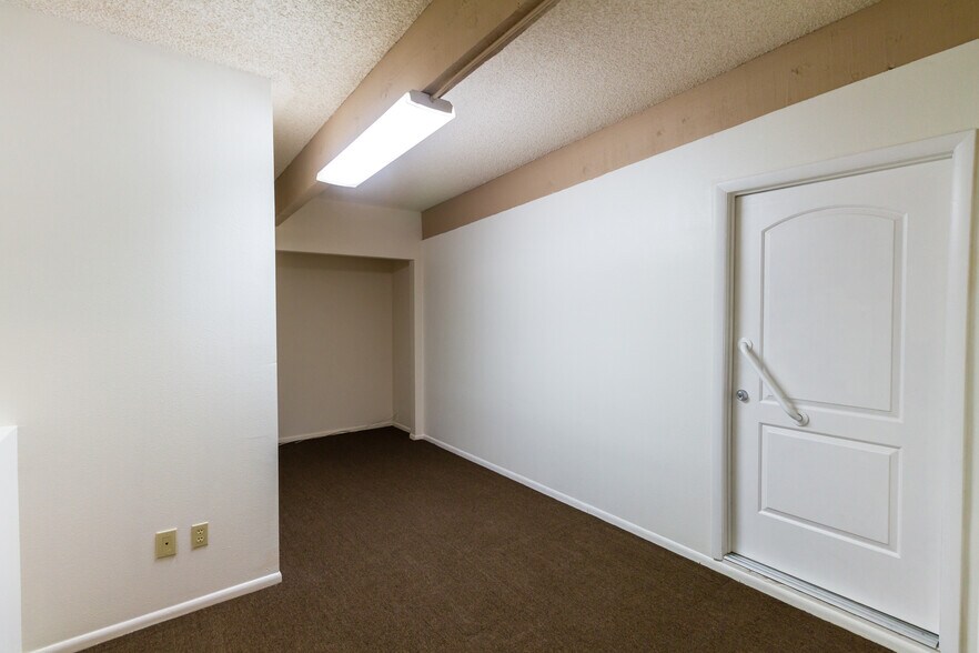 More Photos Of 508 Nevada Hwy, Boulder City Unknown For Sale